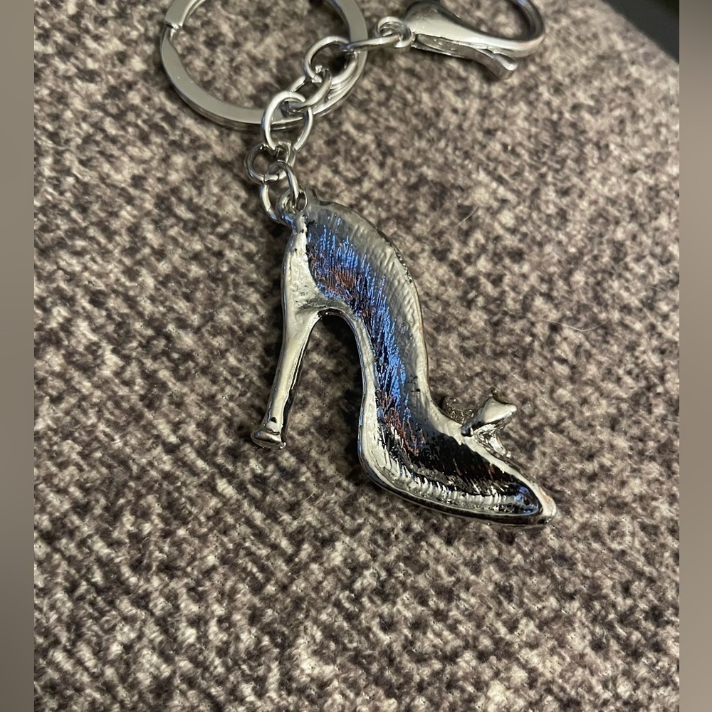 Shoe Purse Charm/Keychain in Silvertone with Rhinestones. New in Package. - Picture 4 of 4
